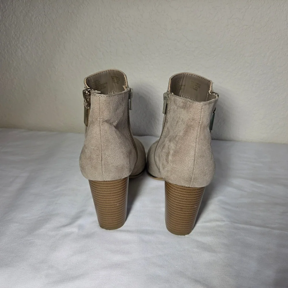 Womens Taupe Faux Suede Ankle Boots Block Heel Side Zip Booties Size 8.5 Med